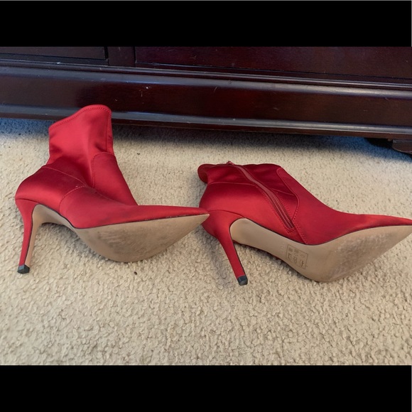 ALDO red shiny boots. 9. - Picture 6 of 6